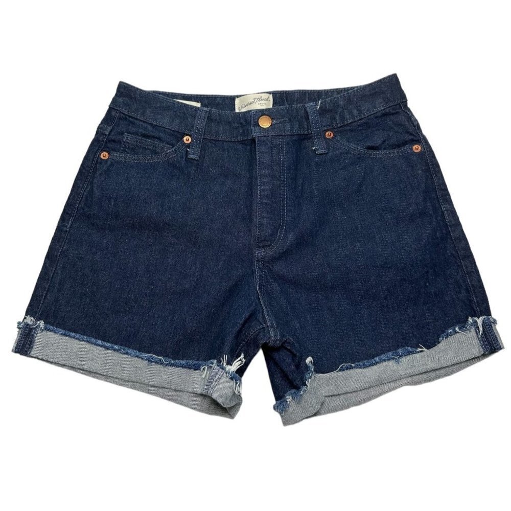 Universal Thread vintage denim jean cuffed shorts, size 4/27‎